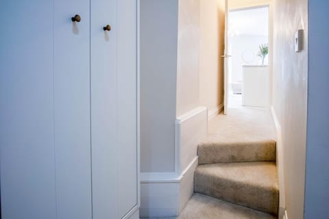 Station Road - 1 Bedroom Apt - Burry Port (8713)