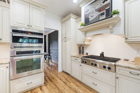 A fully equipped kitchen, perfect for everything from morning coffee to home-cooked dinners.