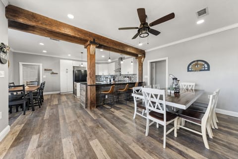 Kitchen and dining (seating for20!