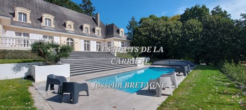 la piscine et ses abords
Transats à venir !