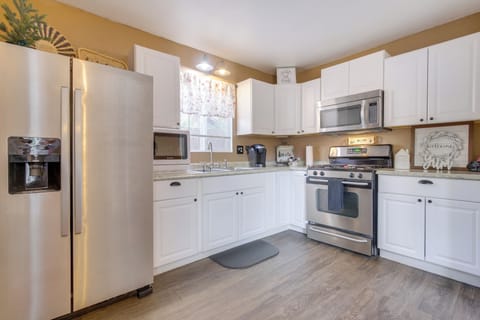 Kitchen | Cooking Basics | Dishware & Flatware | Keurig