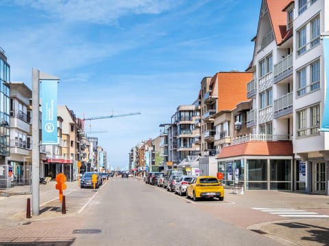 Immediate Surroundings [summer] (&lt;1 km)