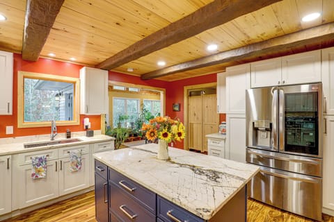 Kitchen | Cooking Basics | Dishwasher | Keurig Coffee Maker | Stove/Oven