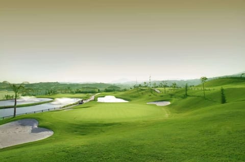 Enjoy some of Marbellas nicest golf courses just around the corner
