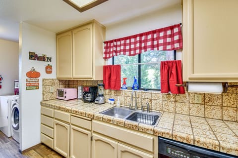 Fully equipped kitchen with vintage charm | Perfect for home cooked meals