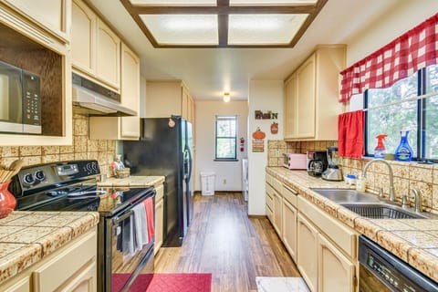 Fully equipped kitchen with vintage charm | Perfect for home cooked meals