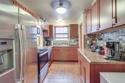 Kitchen | Cooking Basics | Dishware & Flatware | Blender | Air Fryer