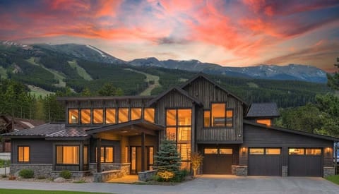 Welcome to Soltierra — an extraordinary mountain retreat in Breckenridge's most exclusive resort neighborhood. Enjoy direct ski access via a wooded easement and a short walk to the lifts, Breck Gondola, and Peak 8 base area. 🏔✨