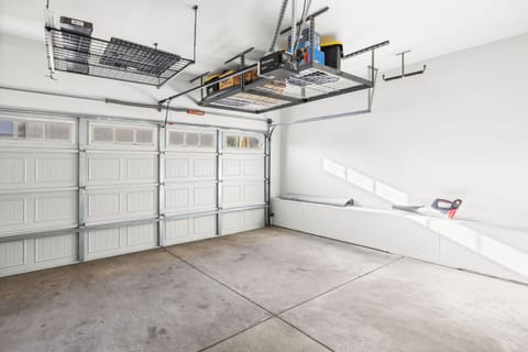 Spacious garage with easy parking.