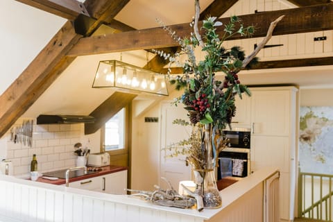 kitchen with matching cupboard units and appliances