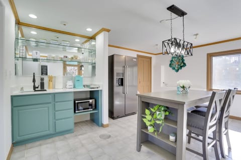 Brighton Vacation Rental | 1BR | 1BA | 1,600 Sq Ft | Stairs Required