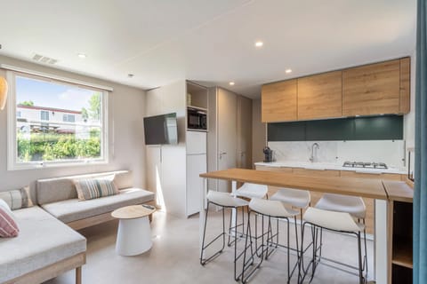 Camping Papillon Bouillon – Vakantiehuis ChaliBou - Dining room