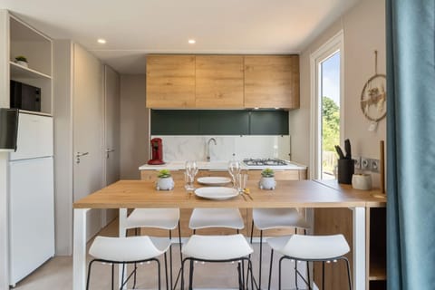 Camping Papillon Bouillon - Vakantiehuis Familie 15 - Dining room