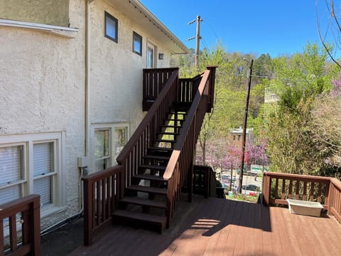 Bedroom 3 Entrance Stairway.