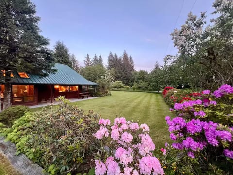 Steelhead Retreat in Forks, WA. Explore the Olympic Peninsula in comfort. 