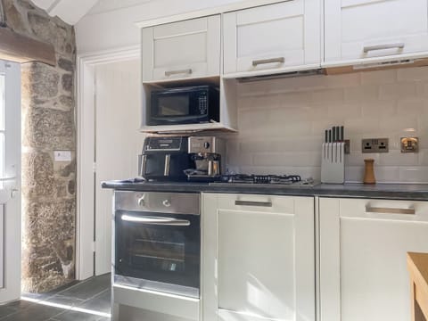 Kitchen | Smugglers Cottage, Penzance
