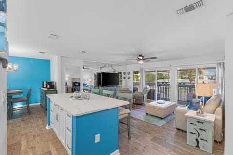 Entry of living area and island table