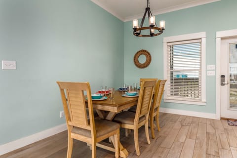 Sea La Vie - Dining Table