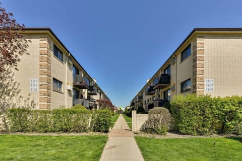 ~ ONE OF THE SAFEST CHICAGO NEIGHBORHOODS ~