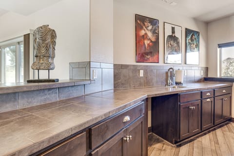 Wet Bar | Basement Level