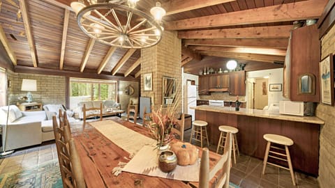 Large dining area with ample seating for your dinner party