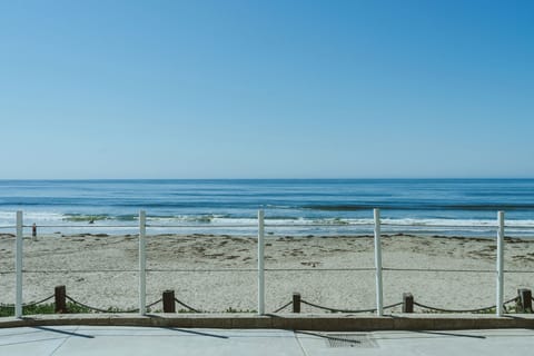 Welcome to 2640 Studio, where panoramic ocean views are at your doorstep