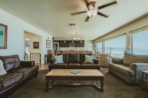 Ample seating and the perfect layout for the whole group