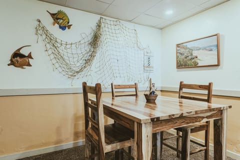 High top table with seating for 4 in the bonus room