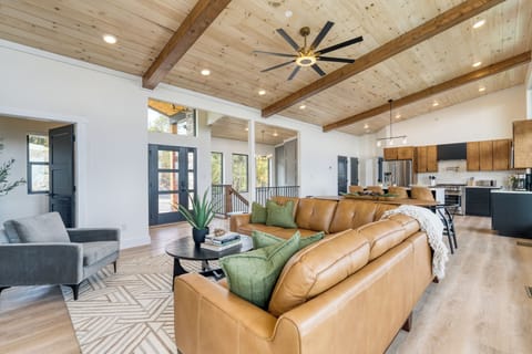 Open layout makes it easy for your group to connect.