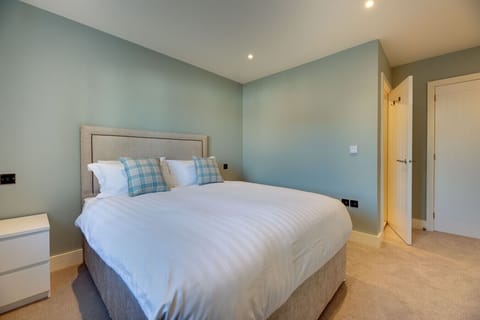 King Bedroom 2 En-Suite