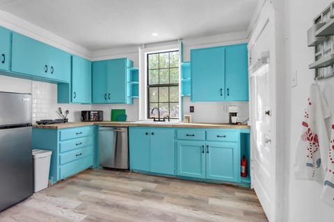 Fully stocked with stainless steel appliances