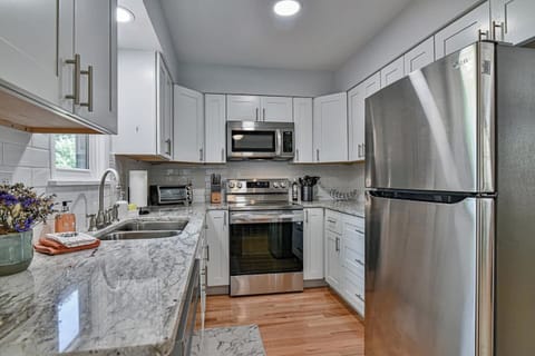 Brand new kitchen fully stocked