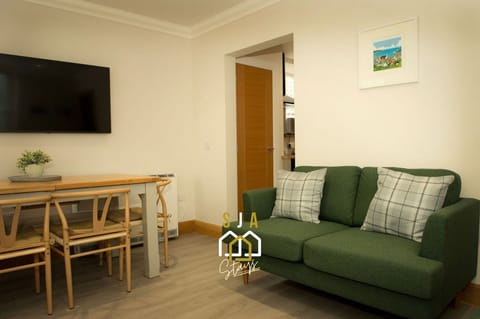 Living Room / Lounge