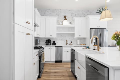 Two dishwashers and an additional ice maker