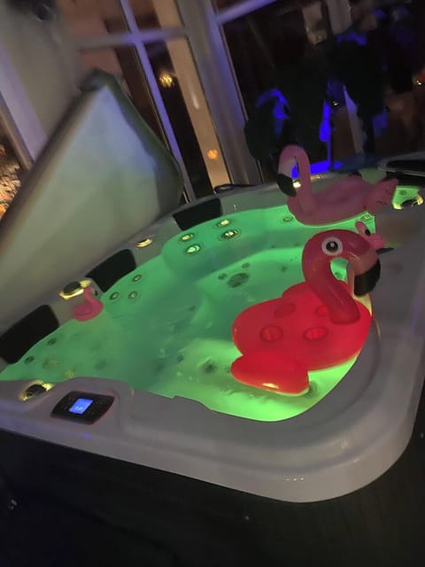 Indoor spa tub