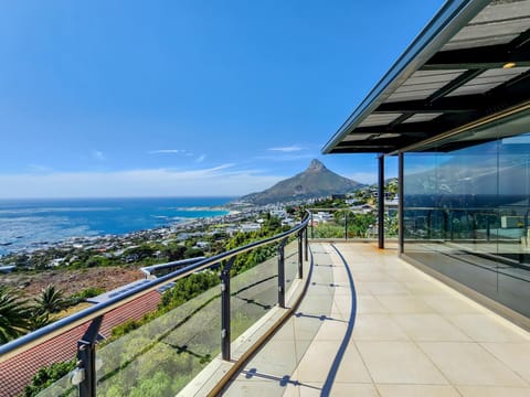 5-Bed Bakoven Villa with Ocean & Mountain Views (32657)