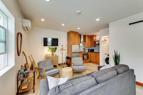 Studio Interior | Queen Sleeper Sofa | Free WiFi | Smart TV | Central A/C