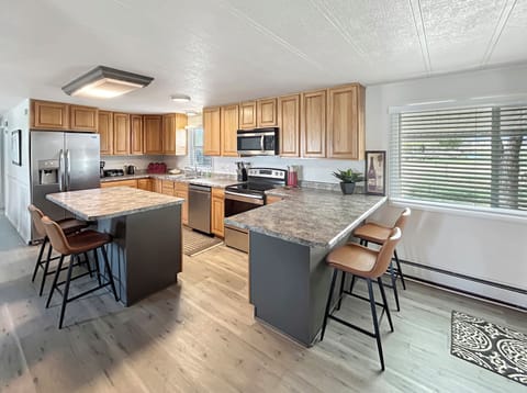 Perfect for cooking and hosting family dinners.