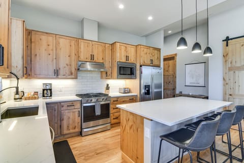 Kitchen | Coffee Maker | Dishwasher