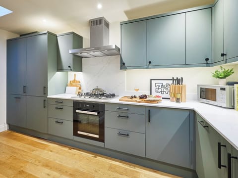 Kitchen | Hovera Cottage, Windermere