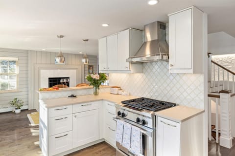 Full equipped kitchen