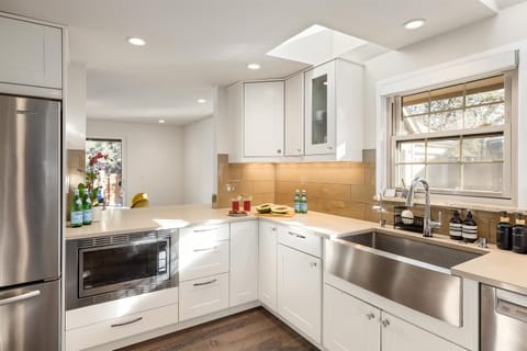 Full equipped kitchen