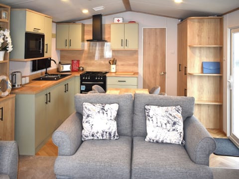 Open plan living space | Sandycove 23, Paignton