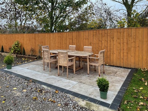 Outdoor eating area | Gatherley Loft, Brompton On Swale, near Richmond
