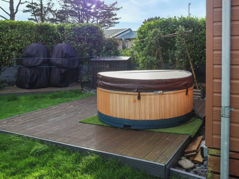 Jacuzzi | Haven View, Narberth