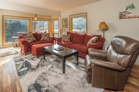 Welcome to Stillwater Powder Nook!