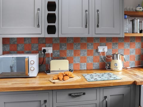 Kitchen | Wenallt Cottage, Nantlle, near Caernarfon