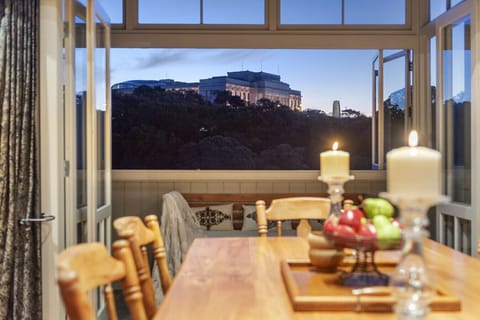 Grand Auckland Museum views