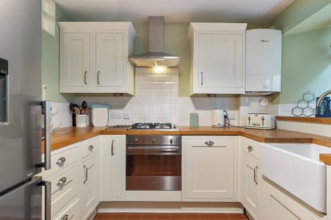 Town Centre, Close to beach & shops