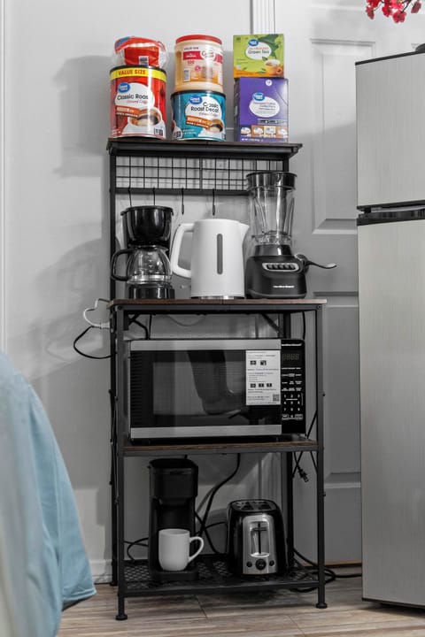 From morning coffee to evening meals, essentials had been ready for your stay.